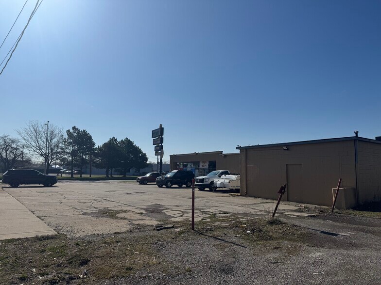 More Photos Of 26631 Gratiot Ave, Roseville General Retail For Sale