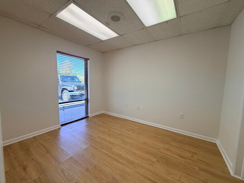 More Photos Of 6725 Cedarridge Dr, Zephyrhills Medical For Lease