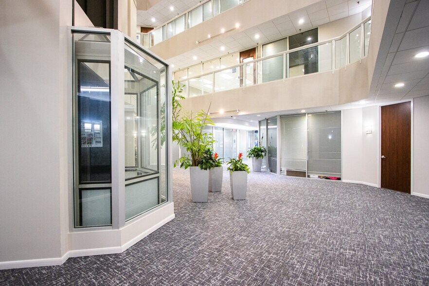 More Photos Of 140 Stoneridge Dr, Columbia Office For Lease