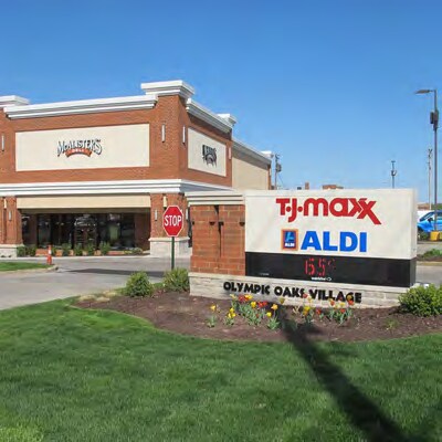 More Photos Of 12101-12153 Manchester Rd, Des Peres General Retail For Lease