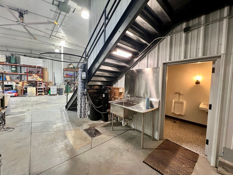 More Photos Of 1408 Pierce St, Norfolk Warehouse For Sale