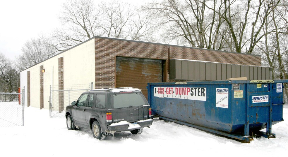 More Photos Of 25560 Mound Rd, Warren Light Distribution For Lease