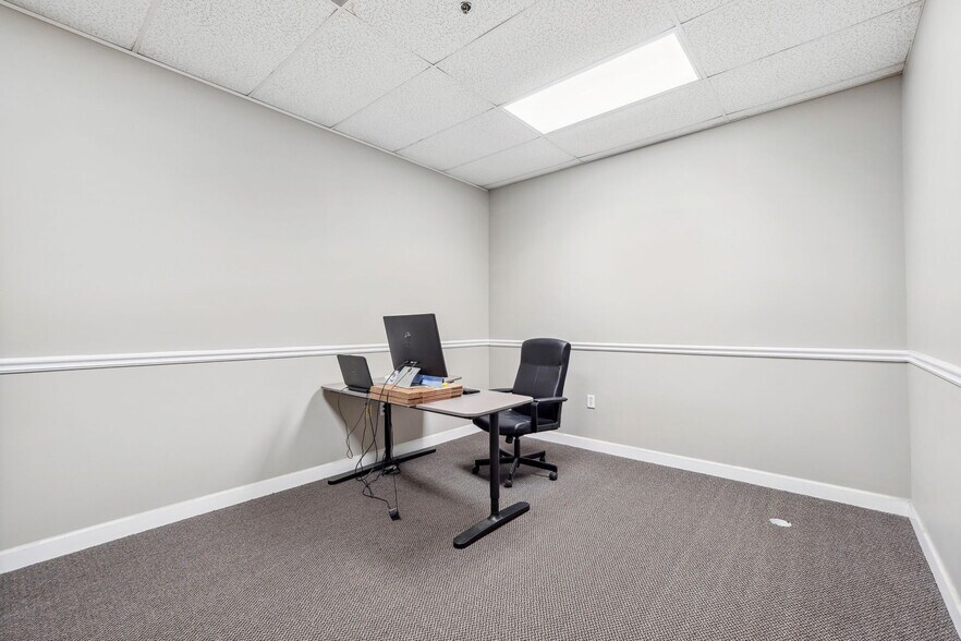 More Photos Of 3760 Peachtree Crest Dr, Duluth Industrial For Sale