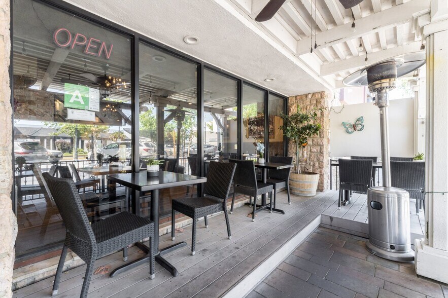 More Photos Of 858 W Lancaster Blvd, Lancaster Restaurant For Sale