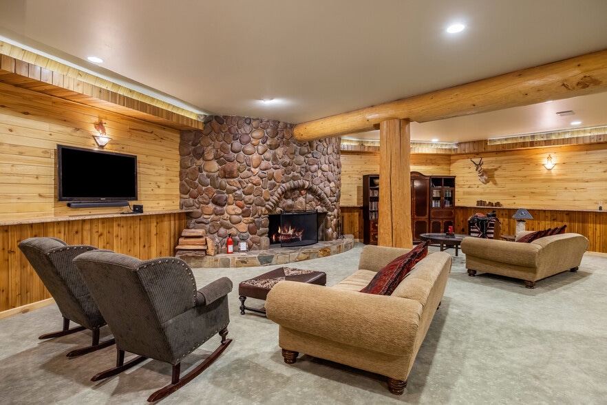 More Photos Of 1613 Black Canyon Rd, Heber Lodge Meeting Hall For Sale