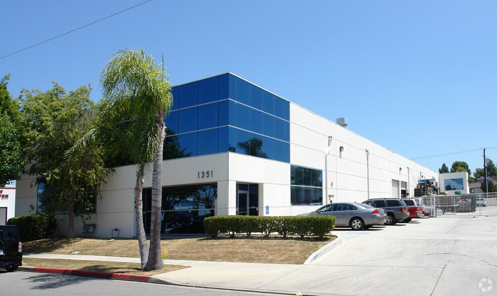 More Photos Of 1351 Logan Ave, Costa Mesa Warehouse For Lease