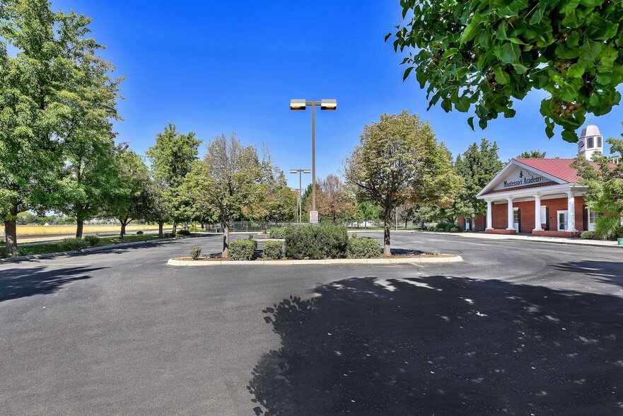 More Photos Of 1400 N Park Ln, Eagle Schools For Sale