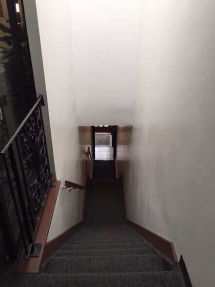 Primary Photo Of 3938 Bell Blvd, Bayside Medical For Lease