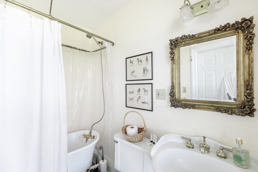 More Photos Of 2416 Lowesville Rd, Amherst Hospitality For Sale