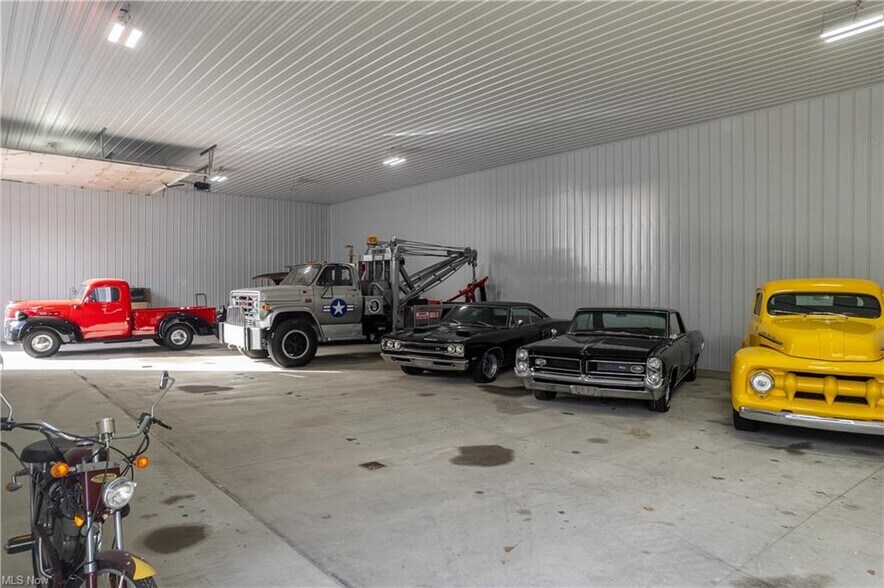 More Photos Of 15355 Old Lincoln Way, Dalton Light Manufacturing For Sale