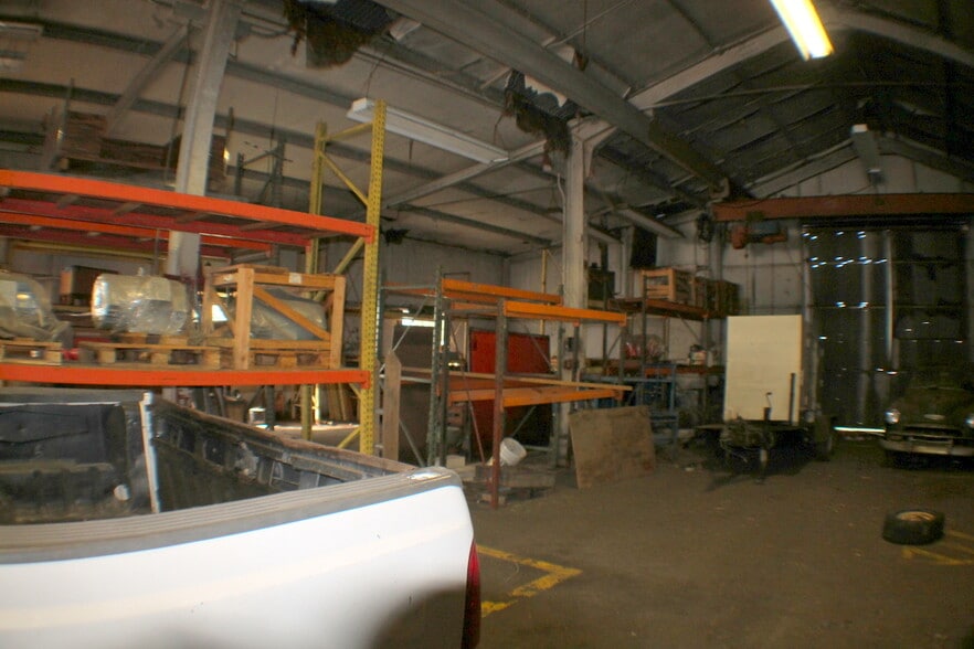 More Photos Of 5517 Dorbrandt St, Houston Warehouse For Sale