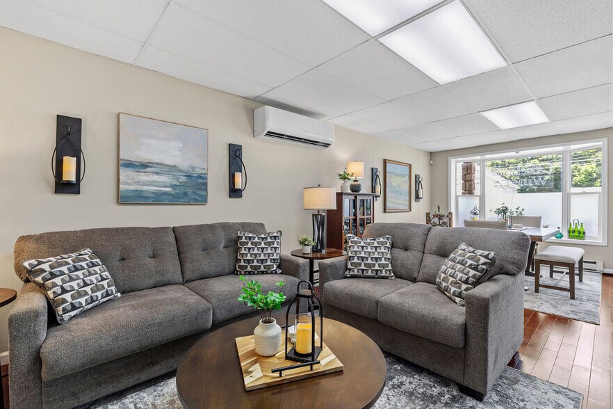 More Photos Of 877 State Fair Blvd, Solvay Storefront For Sale