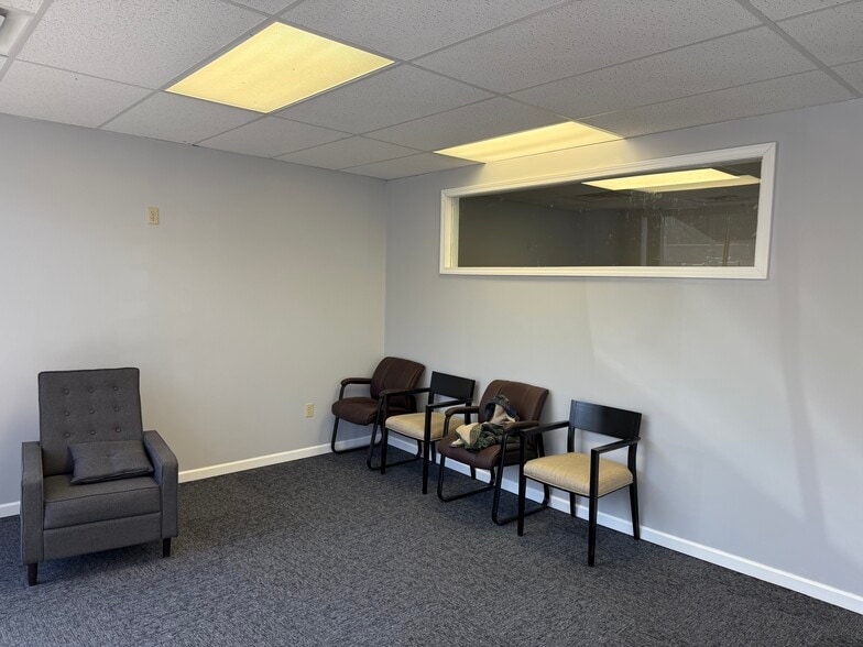 More Photos Of 5850 Library Rd, Bethel Park Freestanding For Lease