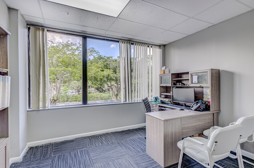 More Photos Of 6801 Lake Worth Rd, Greenacres Medical For Lease