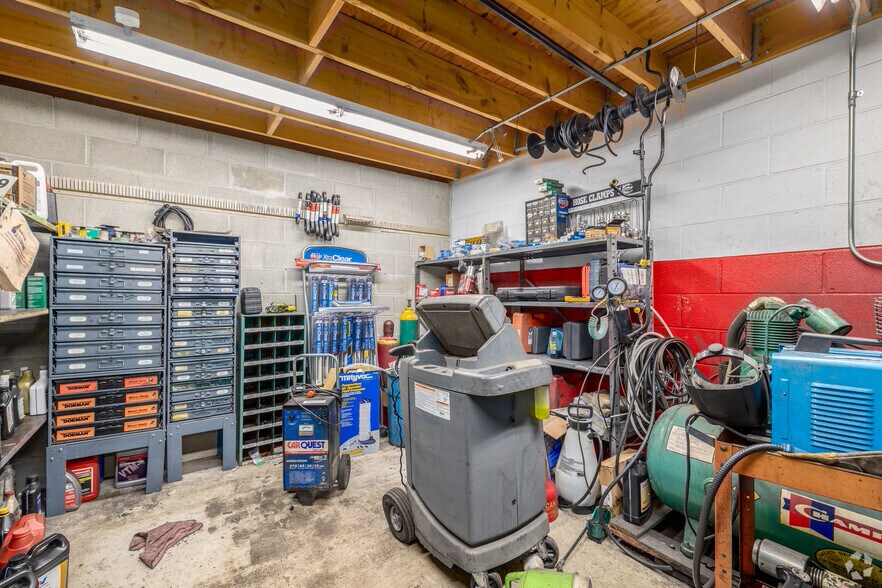 More Photos Of 524-530 W Grand Ave, Elmhurst Auto Repair For Sale