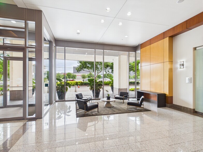 More Photos Of 12400 Coit Rd, Dallas Office For Lease