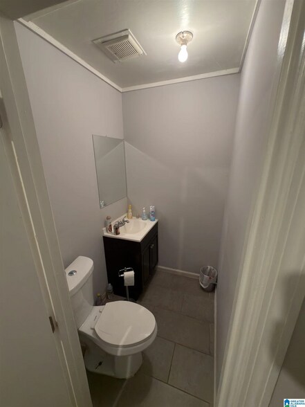 More Photos Of 114 B Y Williams SR Dr, Birmingham General Retail For Sale
