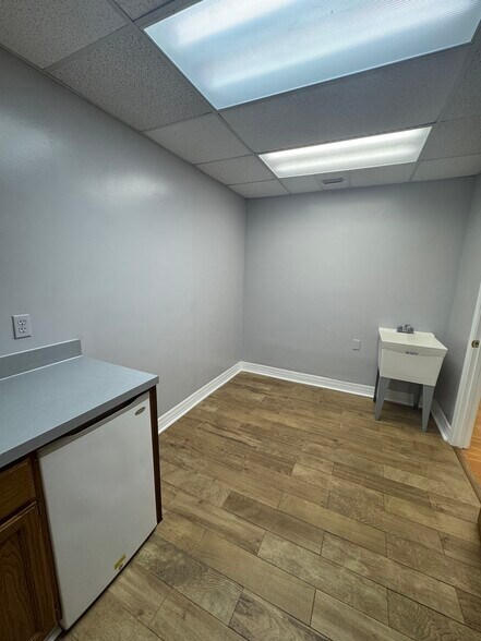 More Photos Of 3938 Sunbeam Rd, Jacksonville Medical For Lease