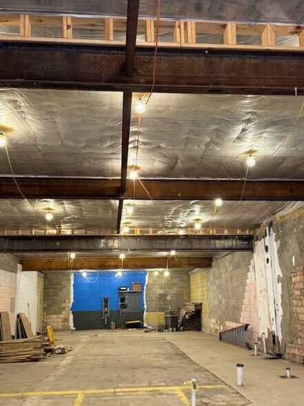 More Photos Of 10331 Hamilton Ave, Detroit Storefront Retail Office For Lease