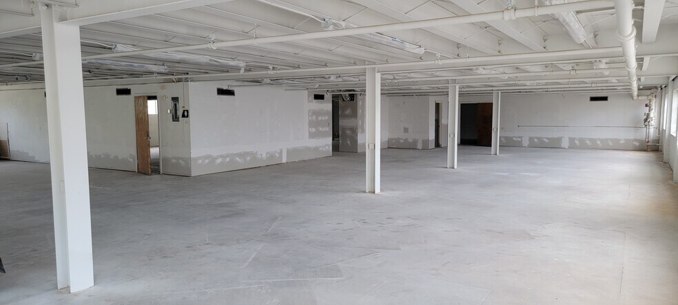 More Photos Of 585 11th St NW, Hickory Manufacturing For Lease