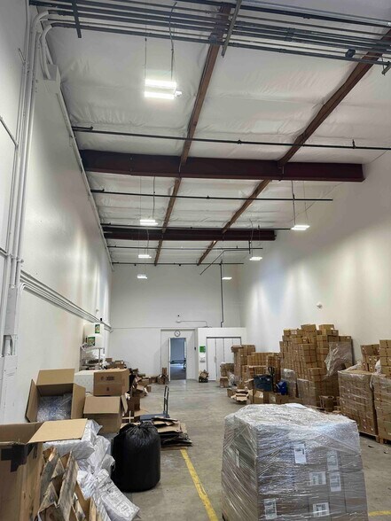 More Photos Of 330 Rancheros Dr, San Marcos Research And Development For Lease
