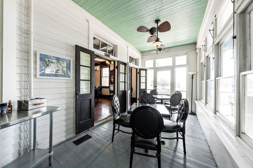 More Photos Of 312 N Central Ave, Cameron Restaurant For Sale