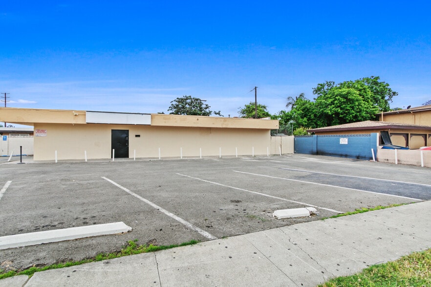 More Photos Of 1902 S Standard Ave, Santa Ana Freestanding For Sale