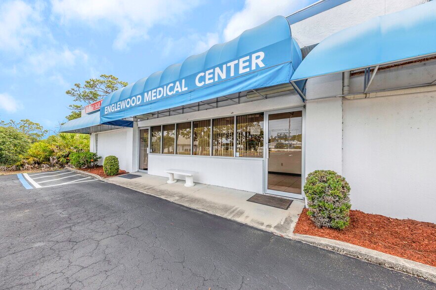 More Photos Of 655 N Indiana Ave, Englewood Medical For Sale