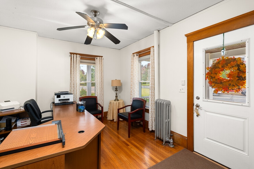 More Photos Of 1707 Northampton St, Holyoke Office For Sale