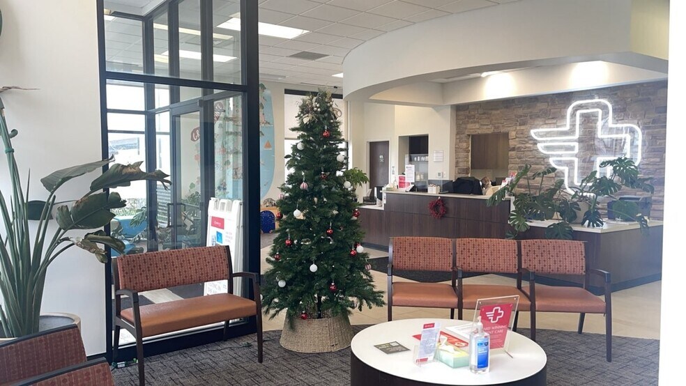 More Photos Of 20599 Mack Ave, Grosse Pointe Woods Freestanding For Lease