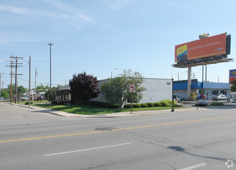 More Photos Of 750 W Broad St, Columbus Office For Lease