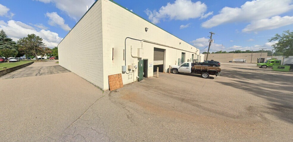 More Photos Of 5920-5950 N Hix Rd, Westland Warehouse For Lease