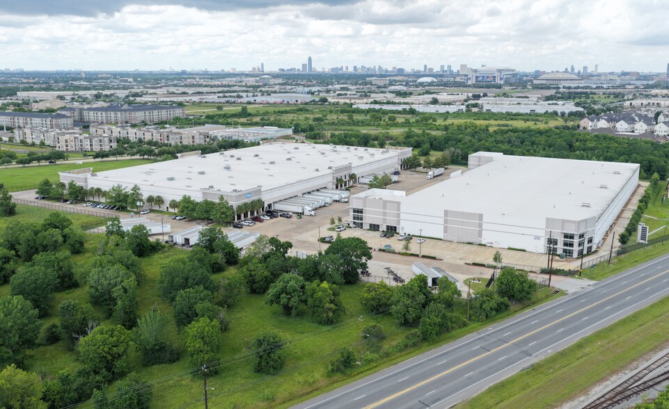 Primary Photo Of 10001 Fannin St, Houston Unknown For Lease