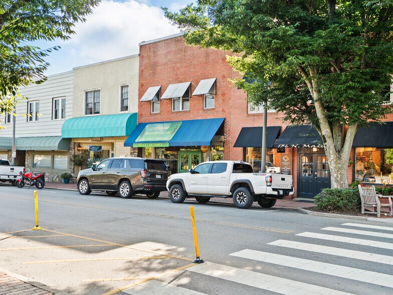 More Photos Of 142 N Main St, Waynesville Storefront Retail Office For Sale