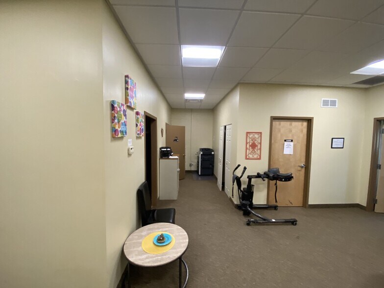 More Photos Of 867-887 Grand Oaks Dr, Howell Warehouse For Lease