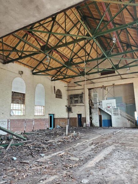 More Photos Of 6 Main Pl, Waterville Warehouse For Sale