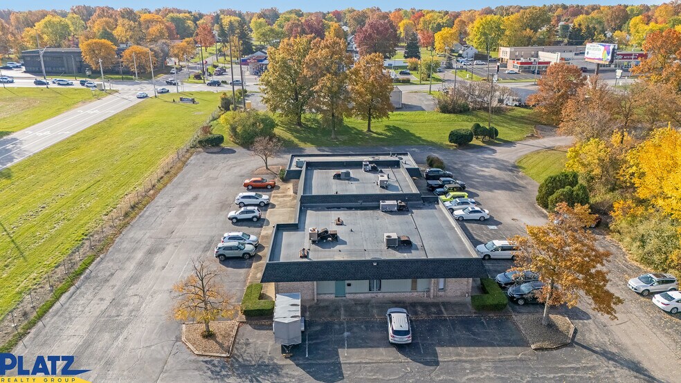 More Photos Of 5208 Mahoning Ave, Austintown Office For Lease