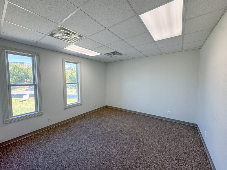 More Photos Of 52-54 Lindsley Ave, Nashville Office For Lease