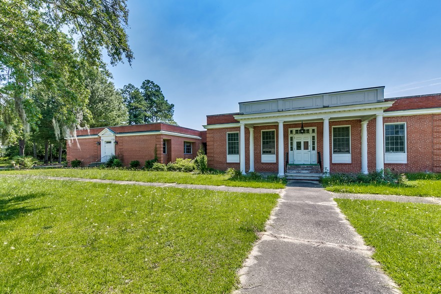More Photos Of 1202 N Main St, Marion Assisted Living For Sale