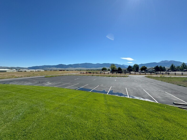 More Photos Of 2 Hot Springs Loop Rd, Ennis Medical For Sale