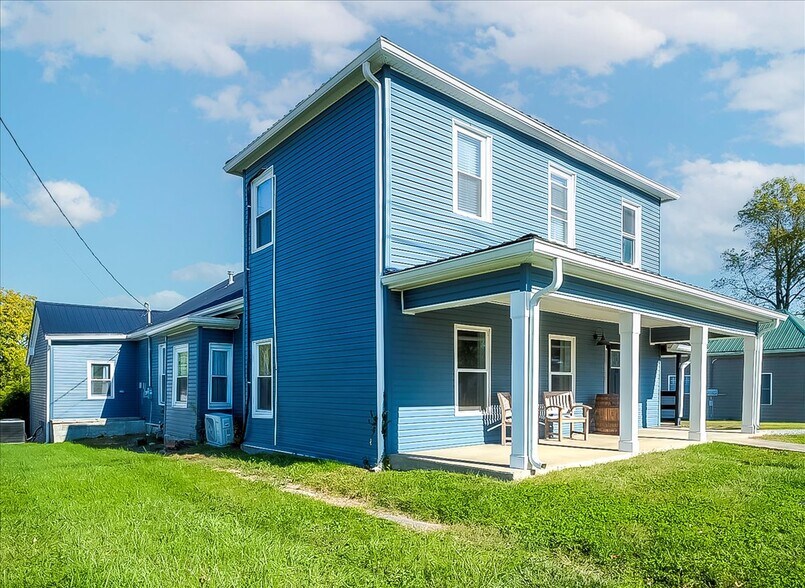 More Photos Of 221 Woodford St, Lawrenceburg Office For Sale