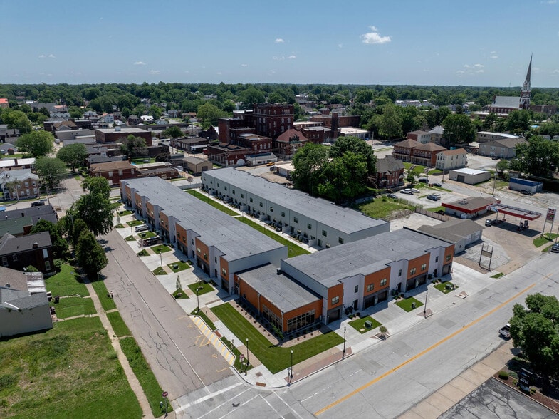 Primary Photo Of 201 S 8th St, Quincy Apartments For Sale