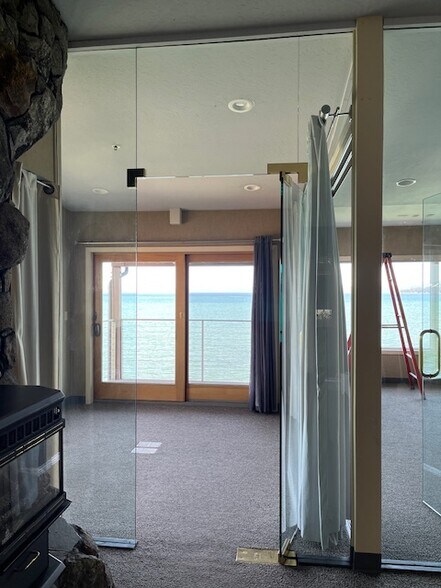 More Photos Of 3351 Lake Tahoe Blvd, South Lake Tahoe Office Residential For Lease