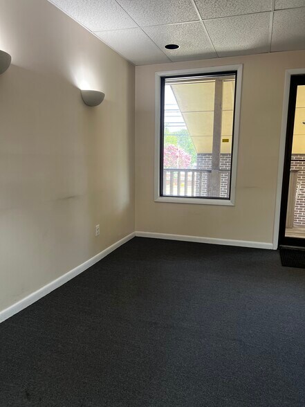 More Photos Of 420 S Crain Hwy, Glen Burnie Medical For Lease