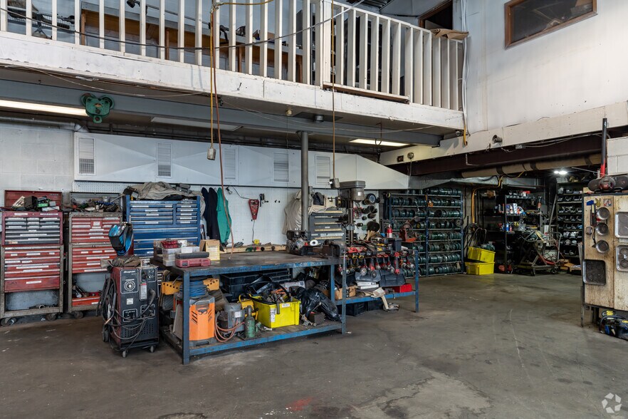 More Photos Of 49260 Van Dyke Ave, Shelby Township Warehouse For Sale