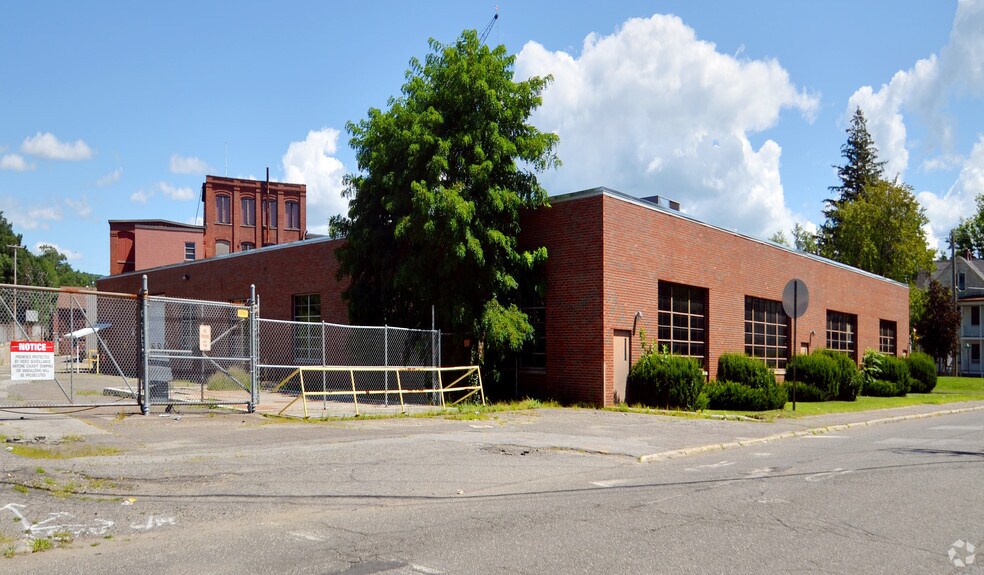 More Photos Of 59 Field St, Torrington Warehouse For Lease