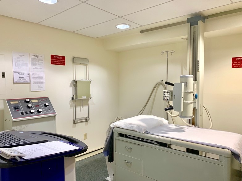 More Photos Of 1061 N Broadway, Massapequa Medical For Sale