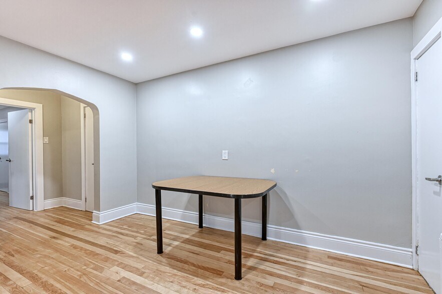 More Photos Of 156 Dagmar Av, Vanier Apartments For Sale