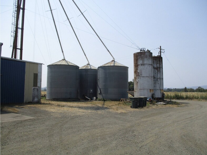 More Photos Of 10755 Highway 22, Dallas Warehouse For Sale