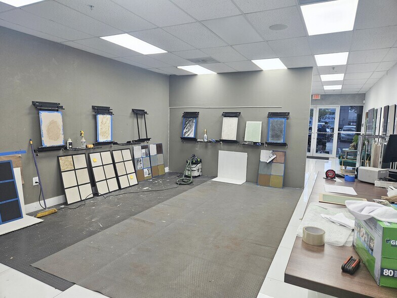 More Photos Of 2520 NW 97th Ave, Doral Showroom For Lease
